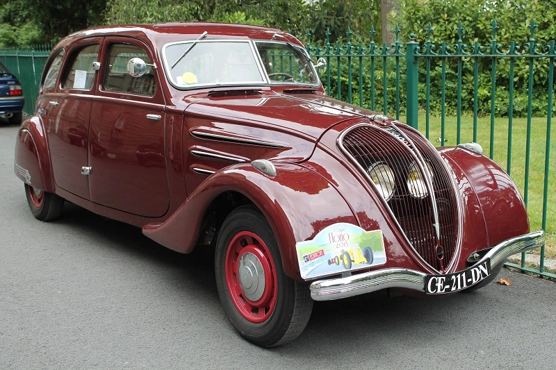 Peugeot 402 1936 року